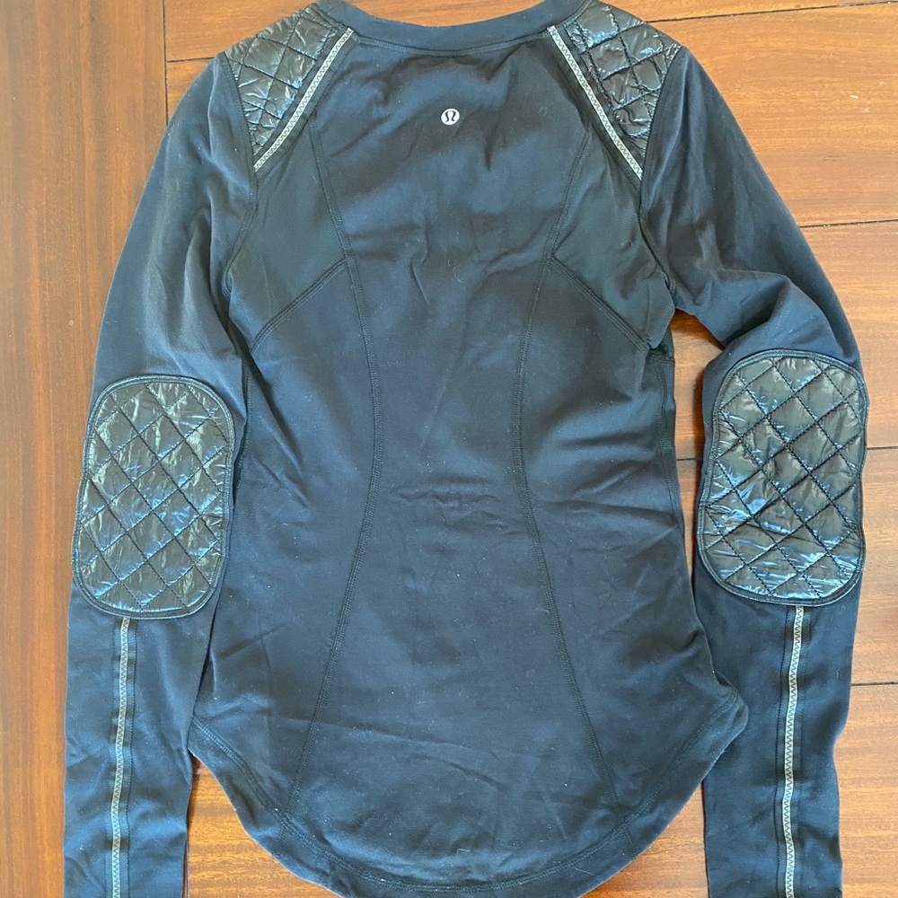 Black Lululemon long sleeve shirt